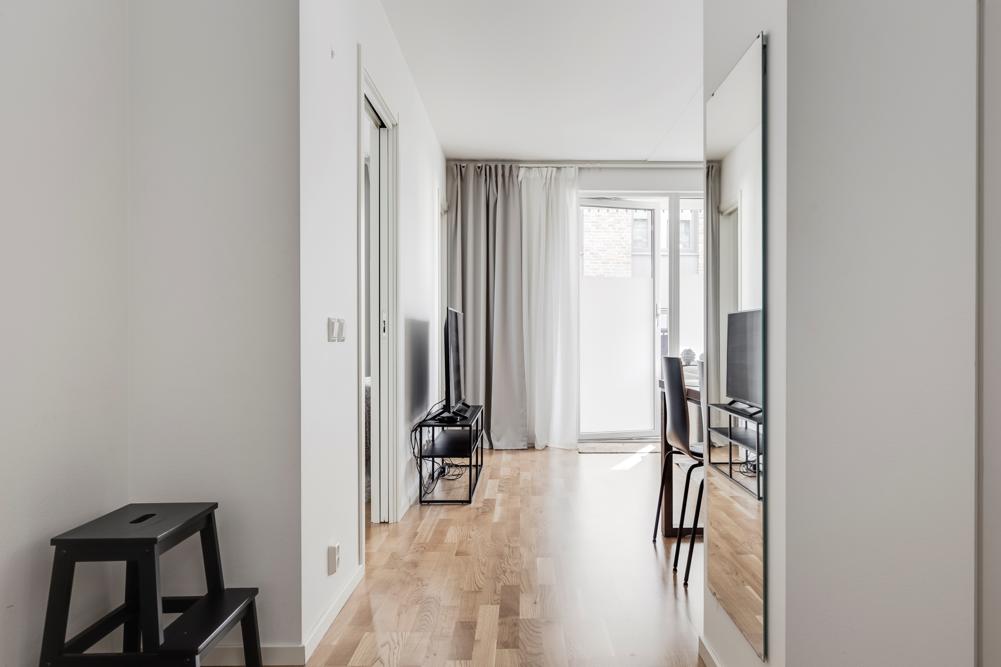 Smakfull och yteffektiv tvåa med balkong!