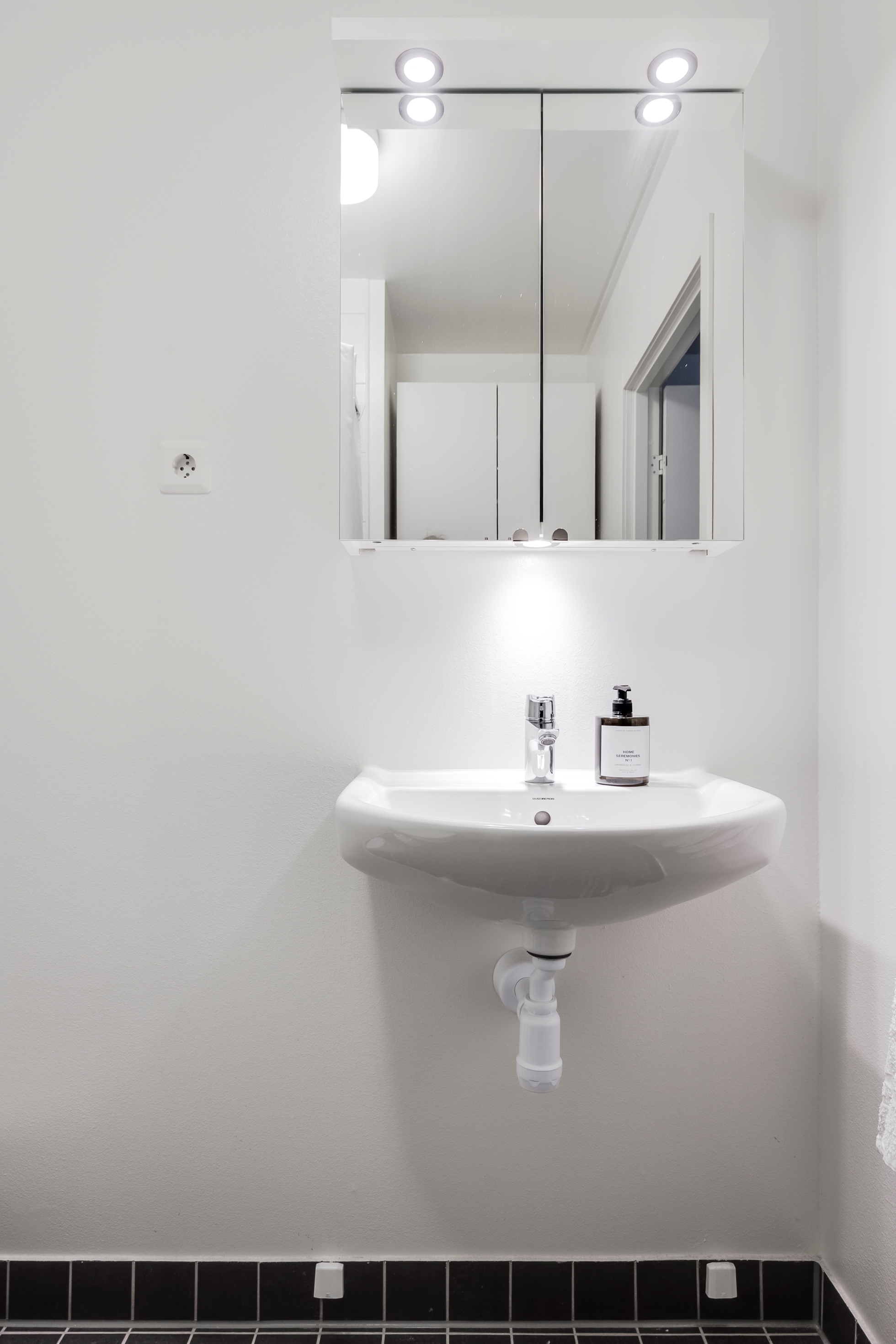 Smakfull och yteffektiv tvåa med balkong!