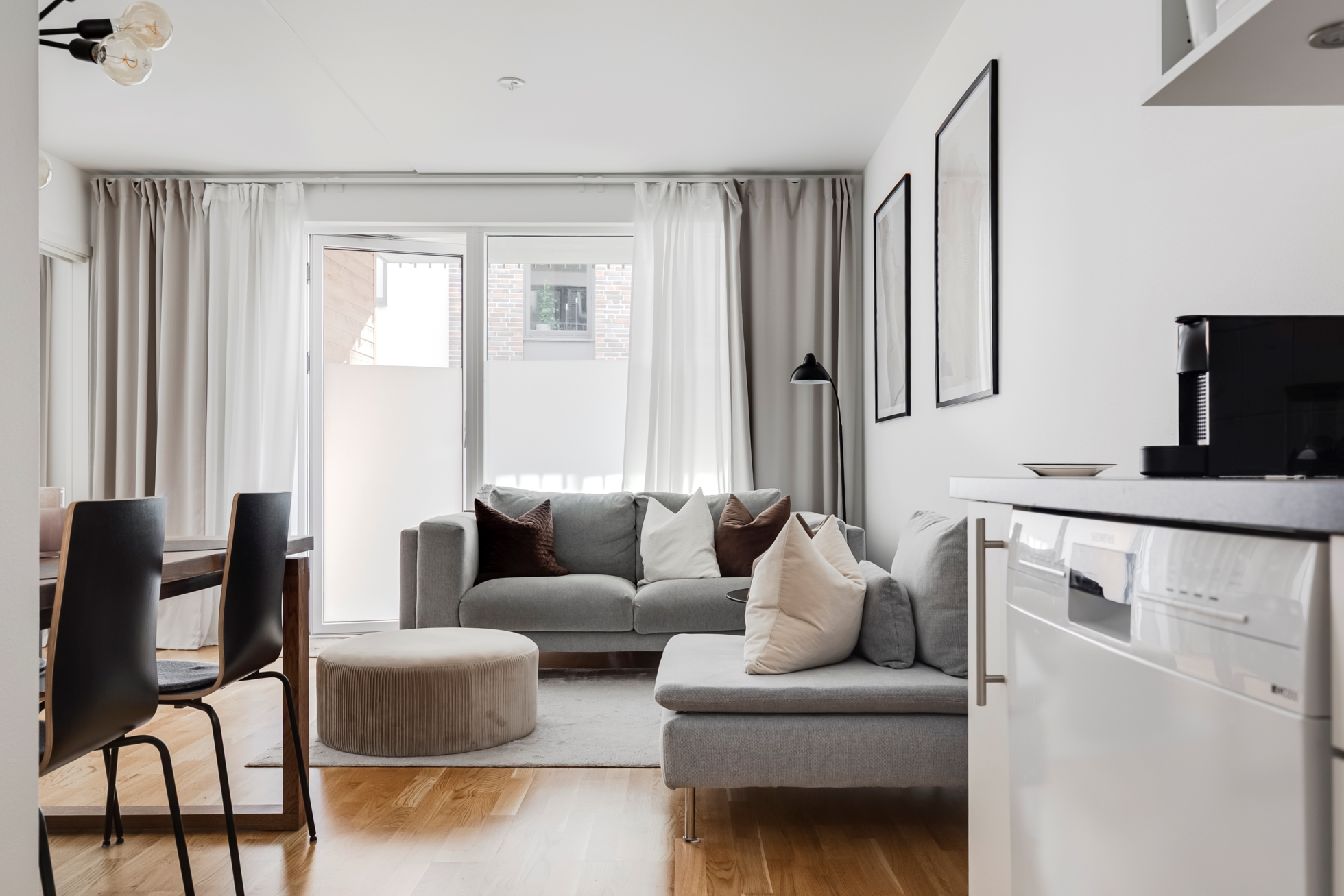 Smakfull och yteffektiv tvåa med balkong!