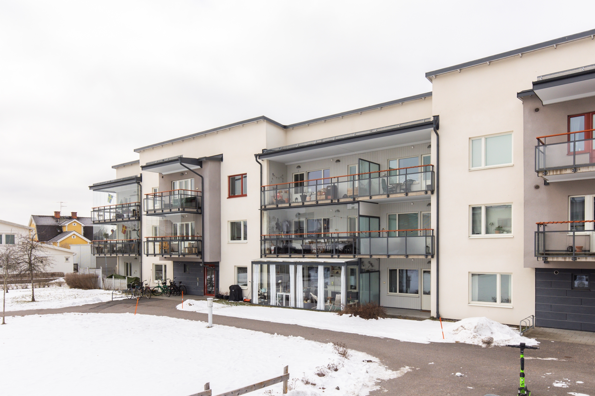 Markplanslägenhet med uteplats i ett naturnära och lugnt område!