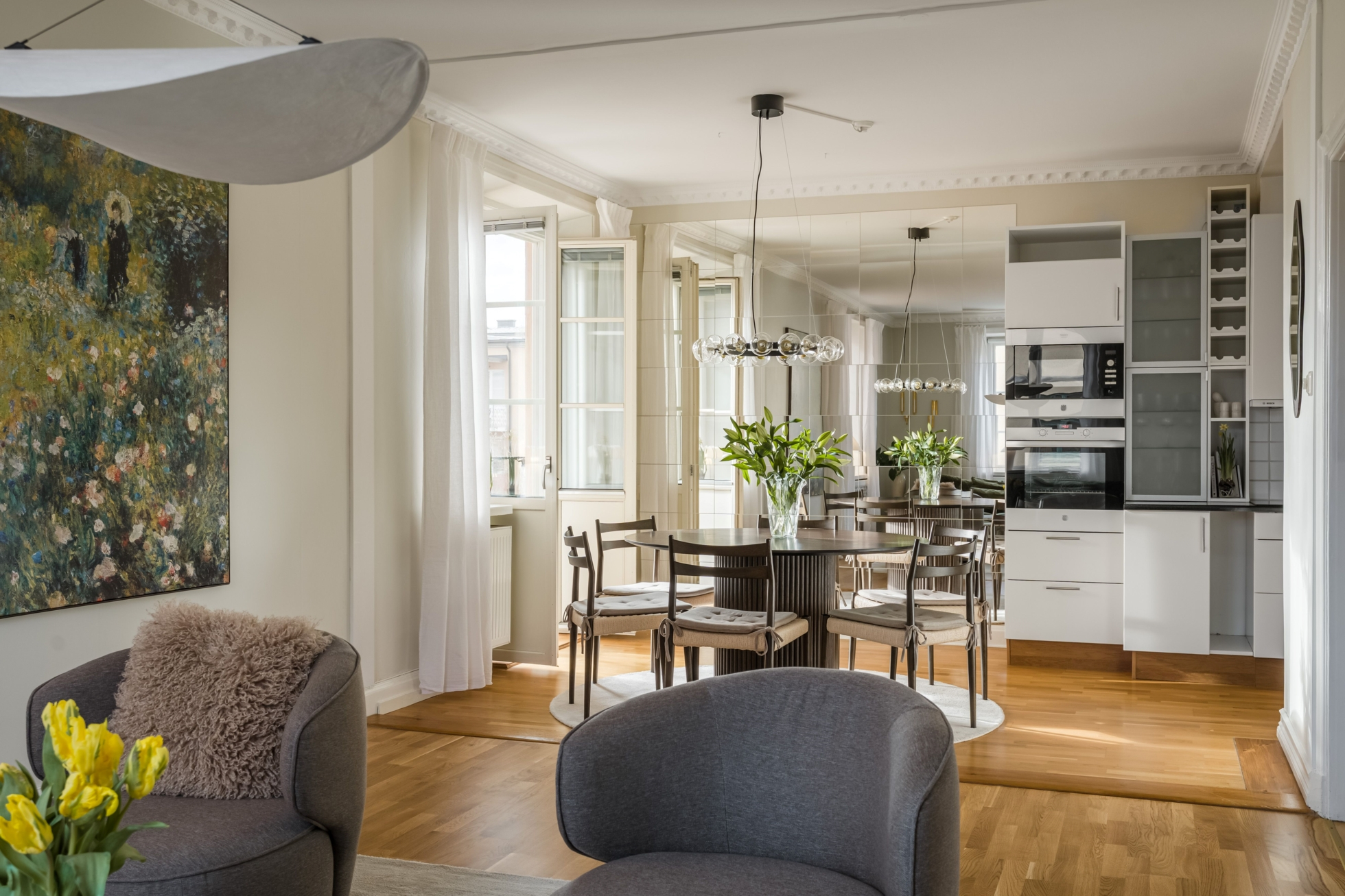 Unik sekelskifteslägenhet på omtyckta Öster!