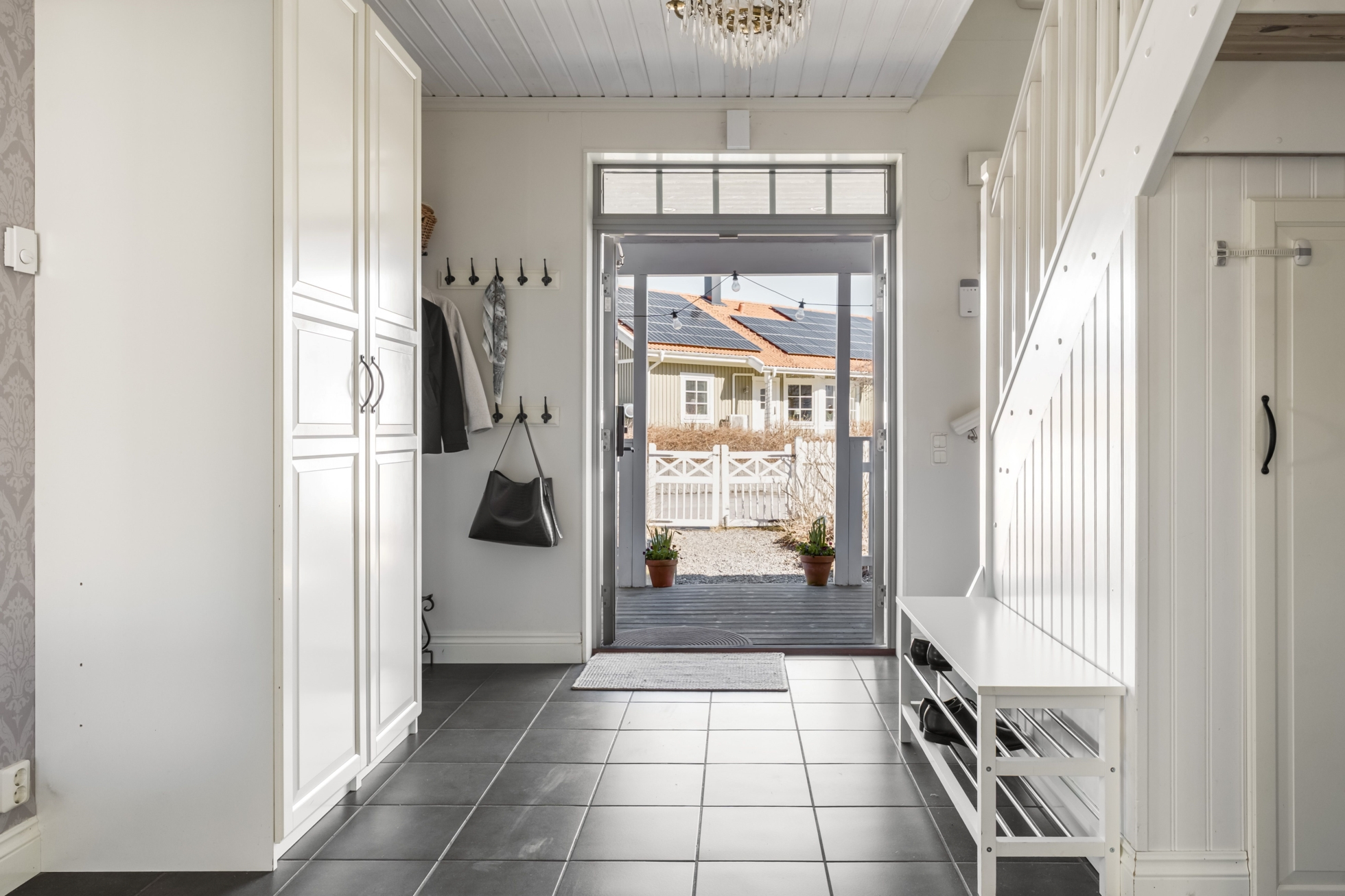 Exklusiv villa med pool och spabad!