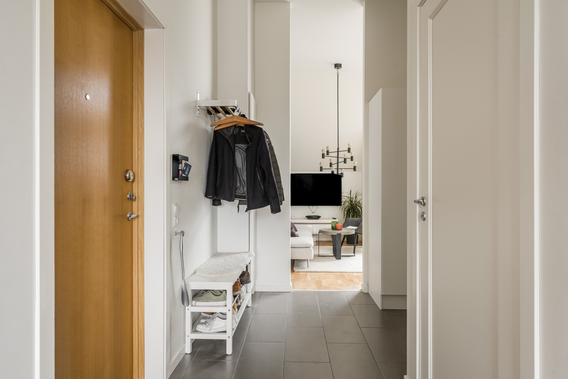 Unik vindsvåning med dubbla balkonger!