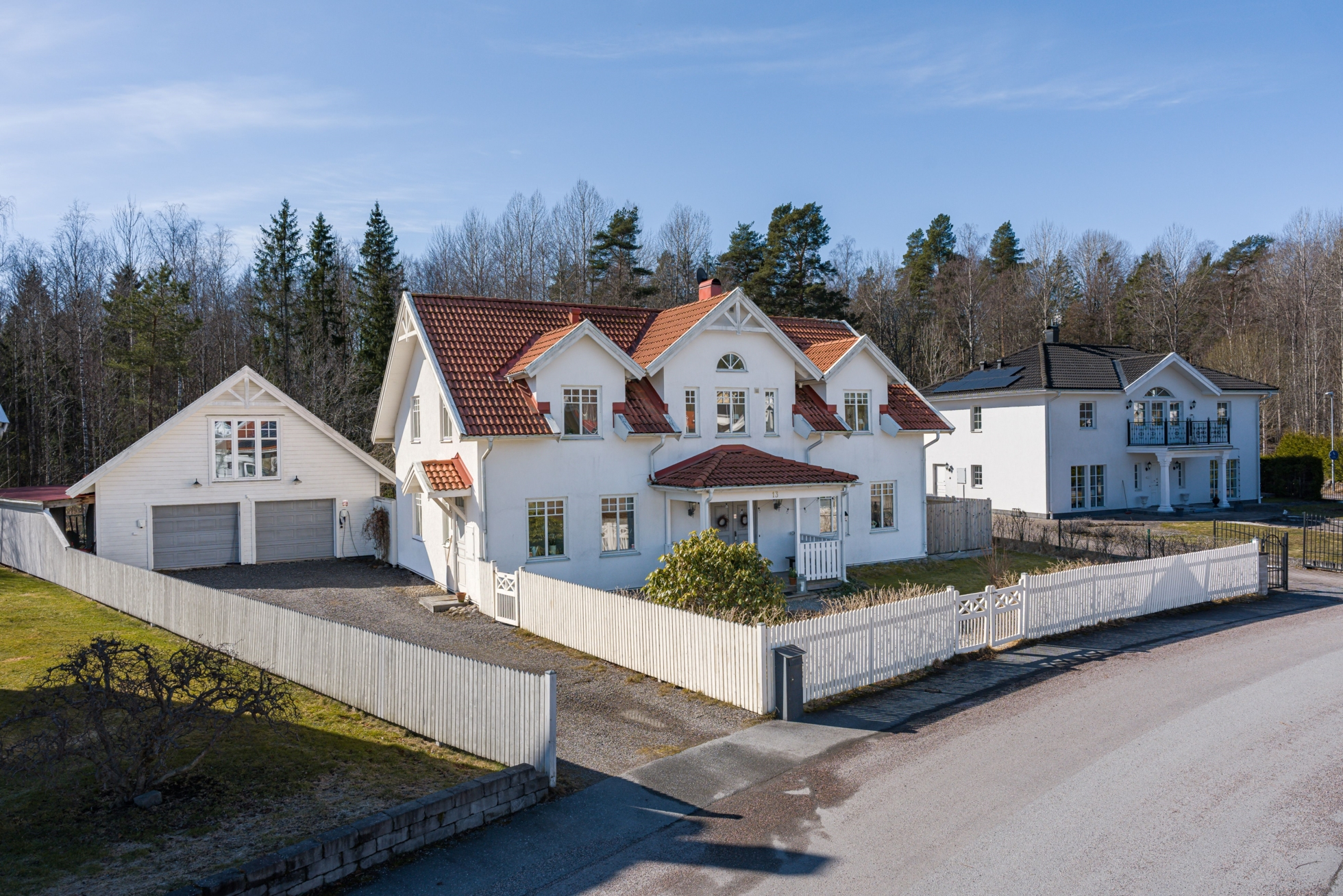 Exklusiv villa med pool och spabad!