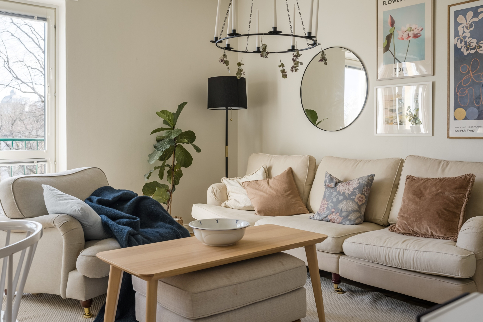 Charmig funkis-trea med smakfull färgsättning!