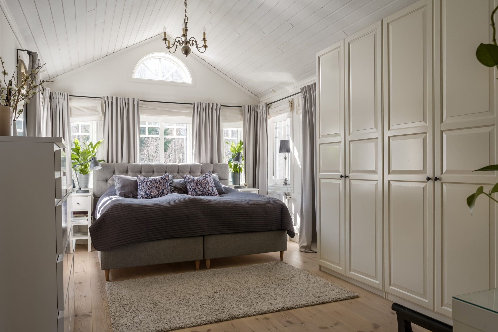 Exklusiv villa med pool och spabad!