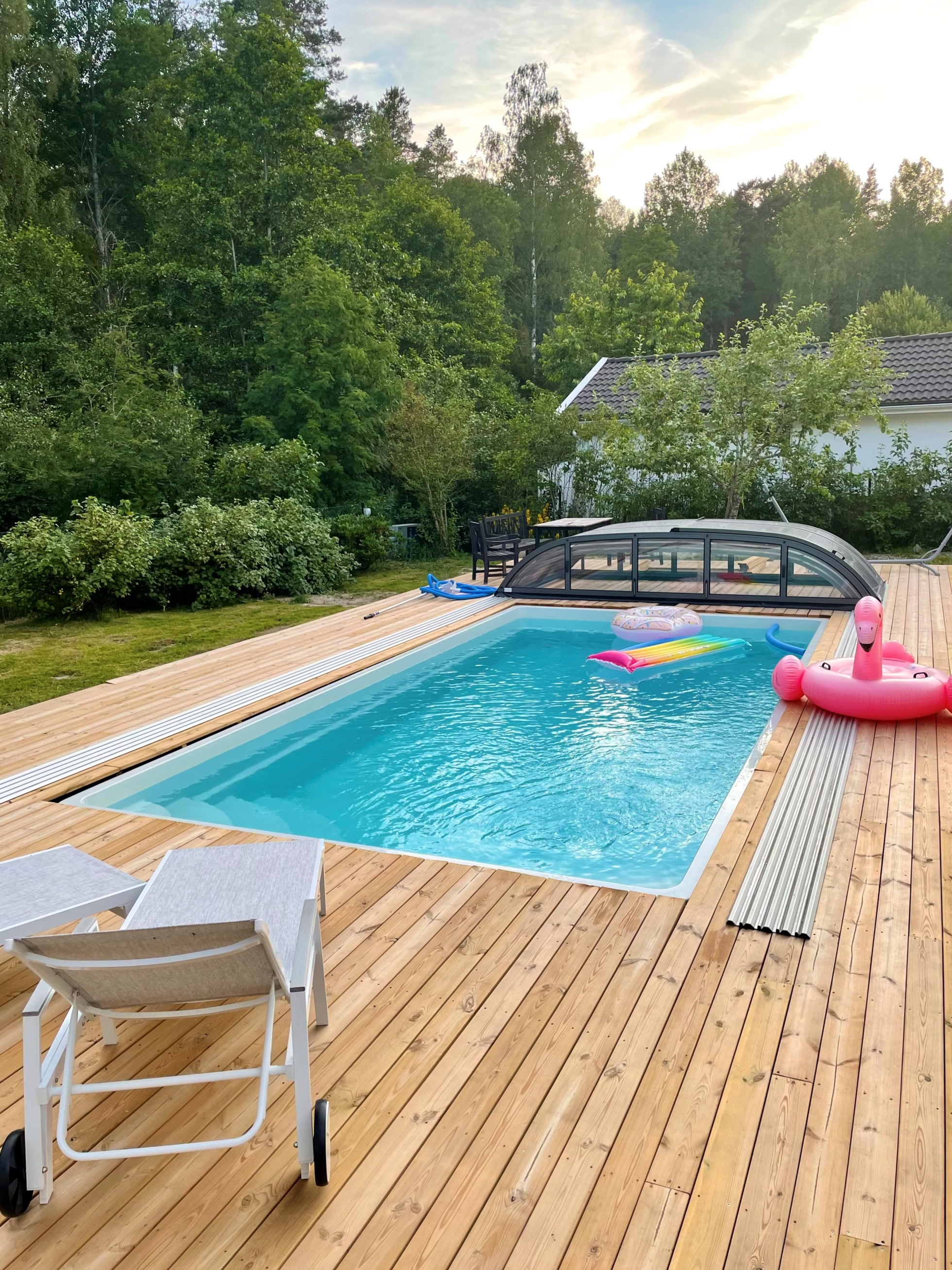 Exklusiv villa med pool och spabad!