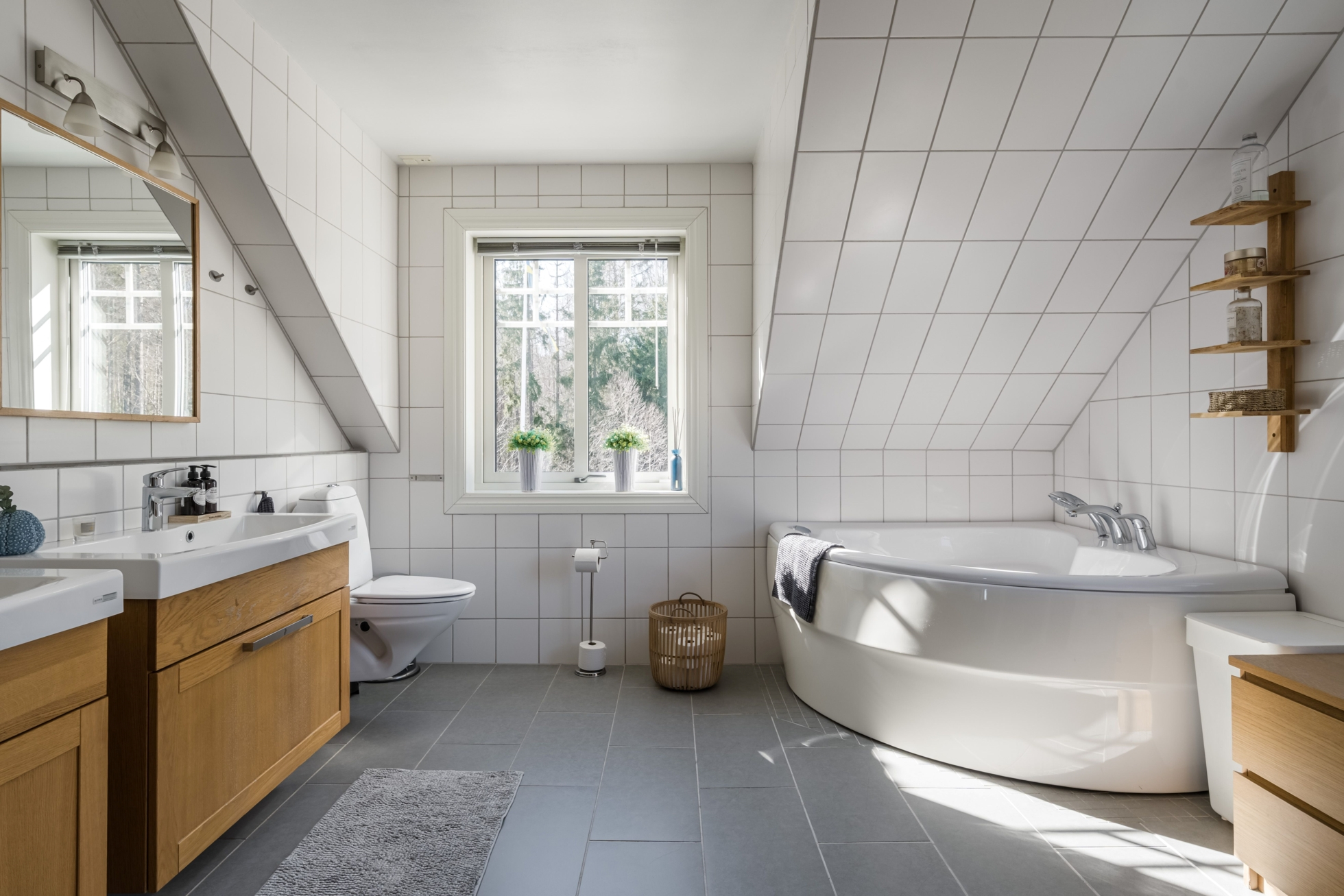 Exklusiv villa med pool och spabad!