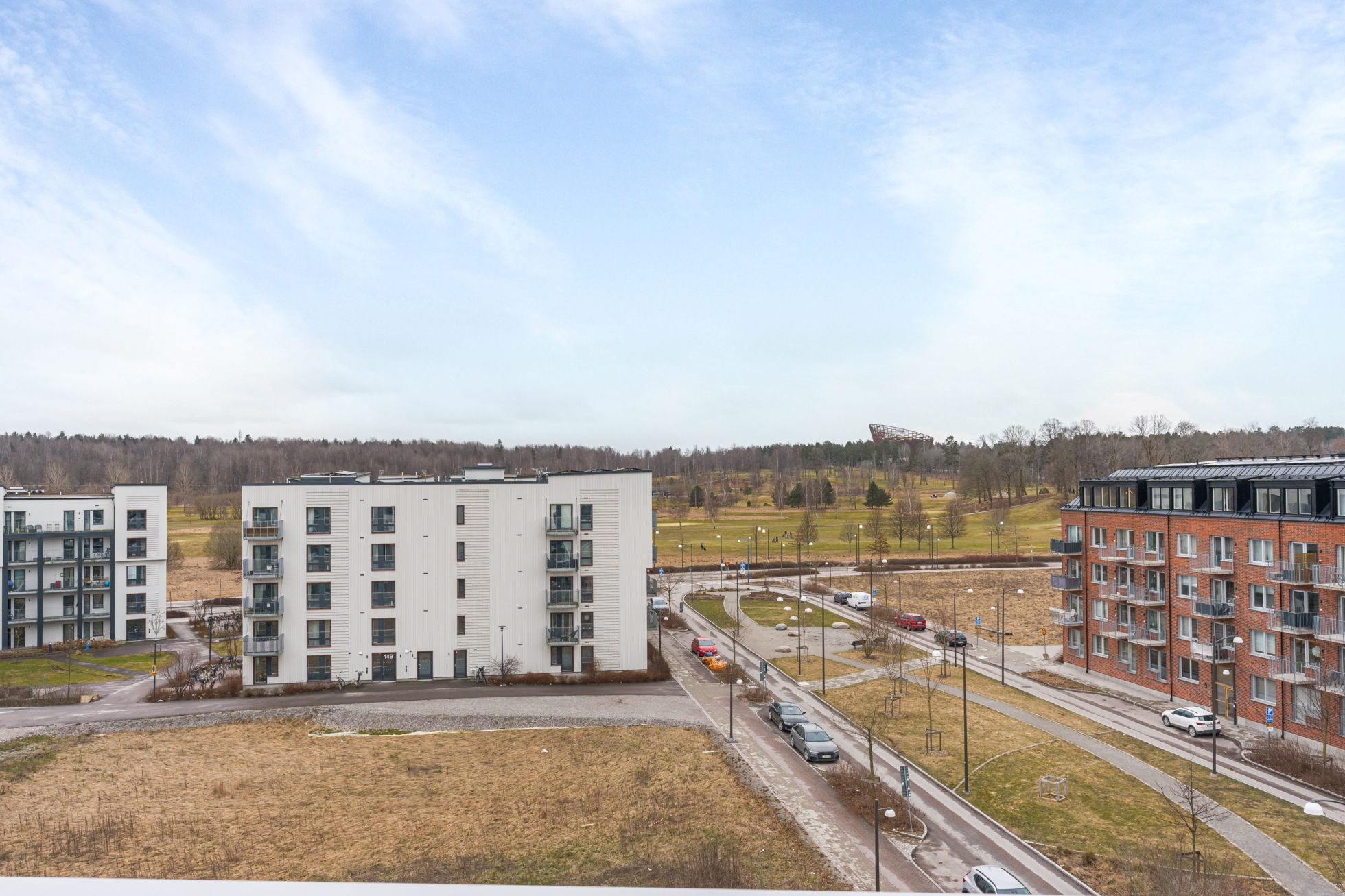 Unik vindsvåning med dubbla balkonger!
