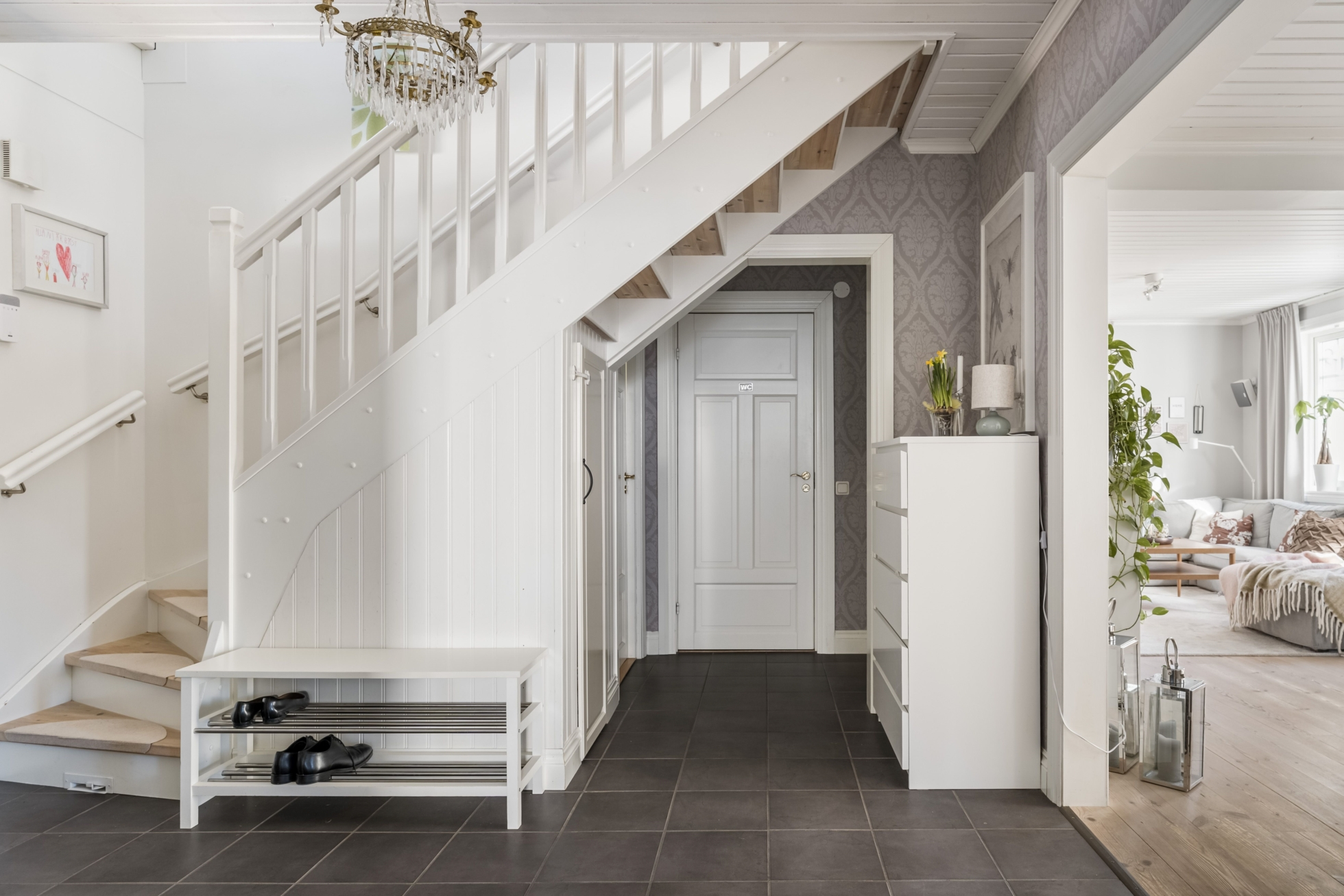 Exklusiv villa med pool och spabad!