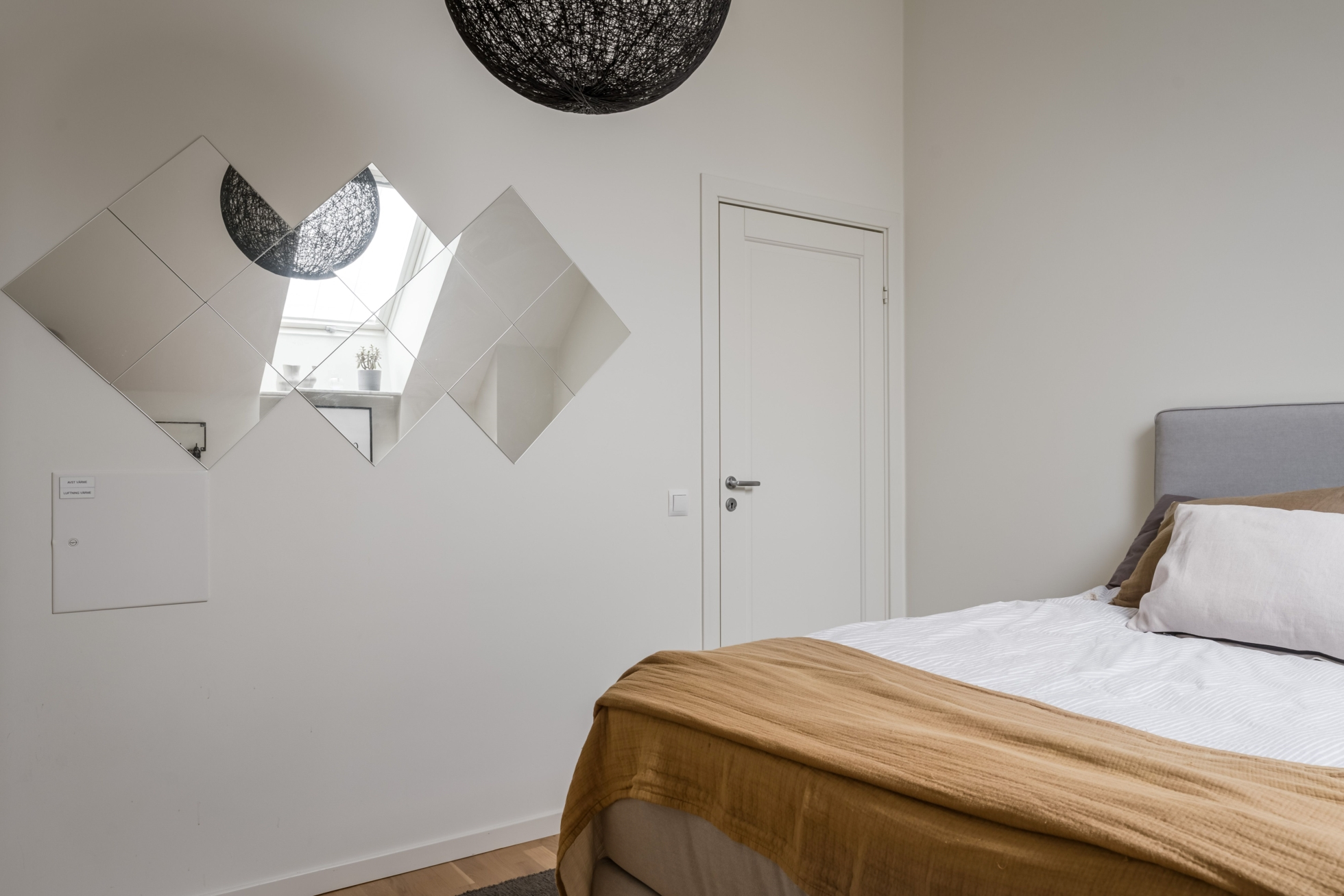 Unik vindsvåning med dubbla balkonger!