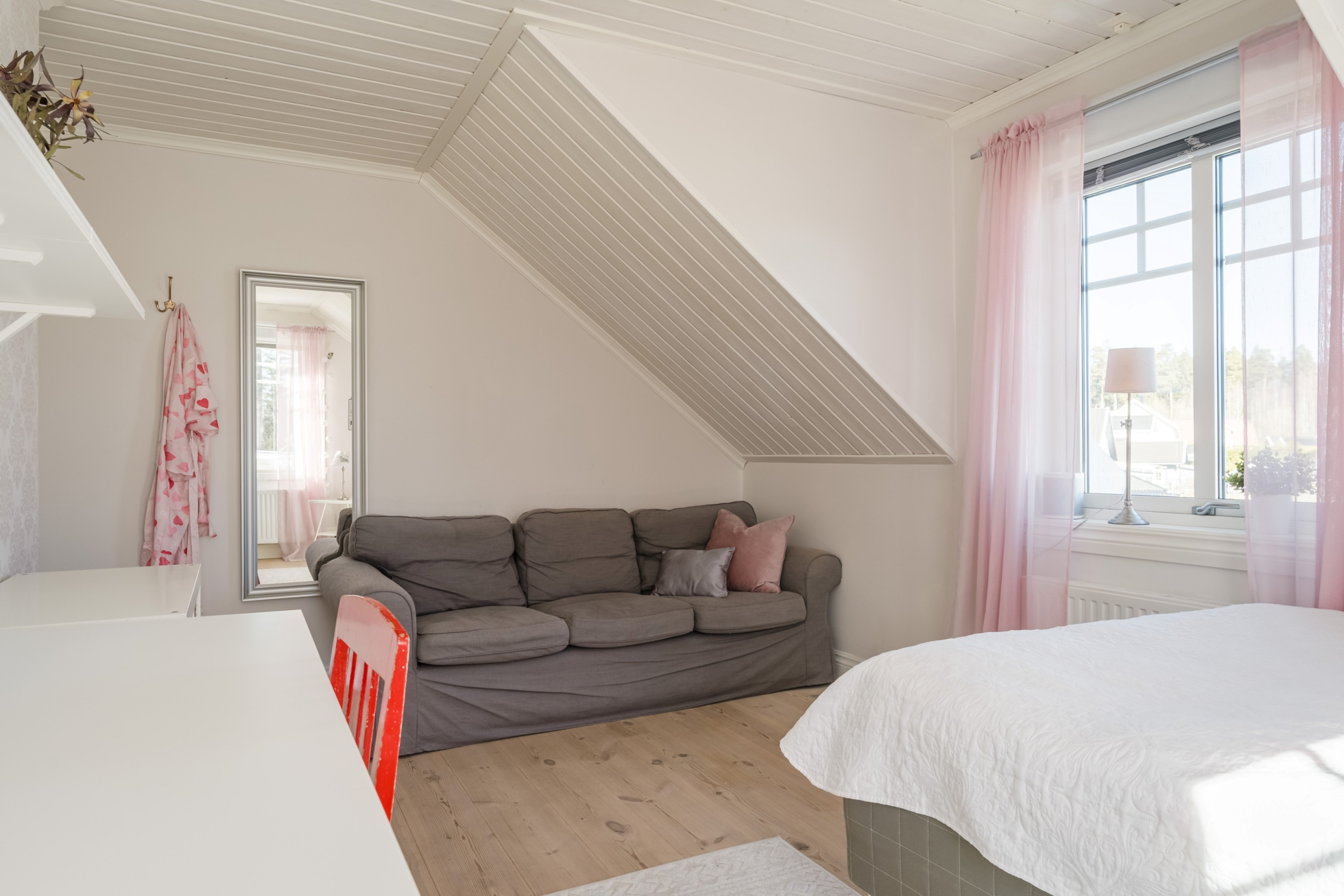 Exklusiv villa med pool och spabad!