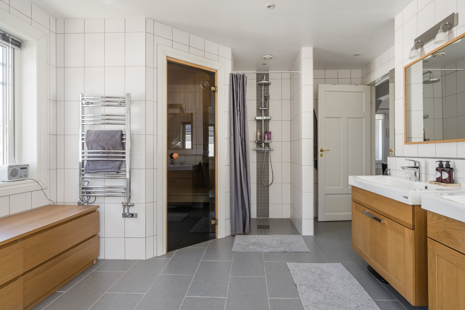 Exklusiv villa med pool och spabad!