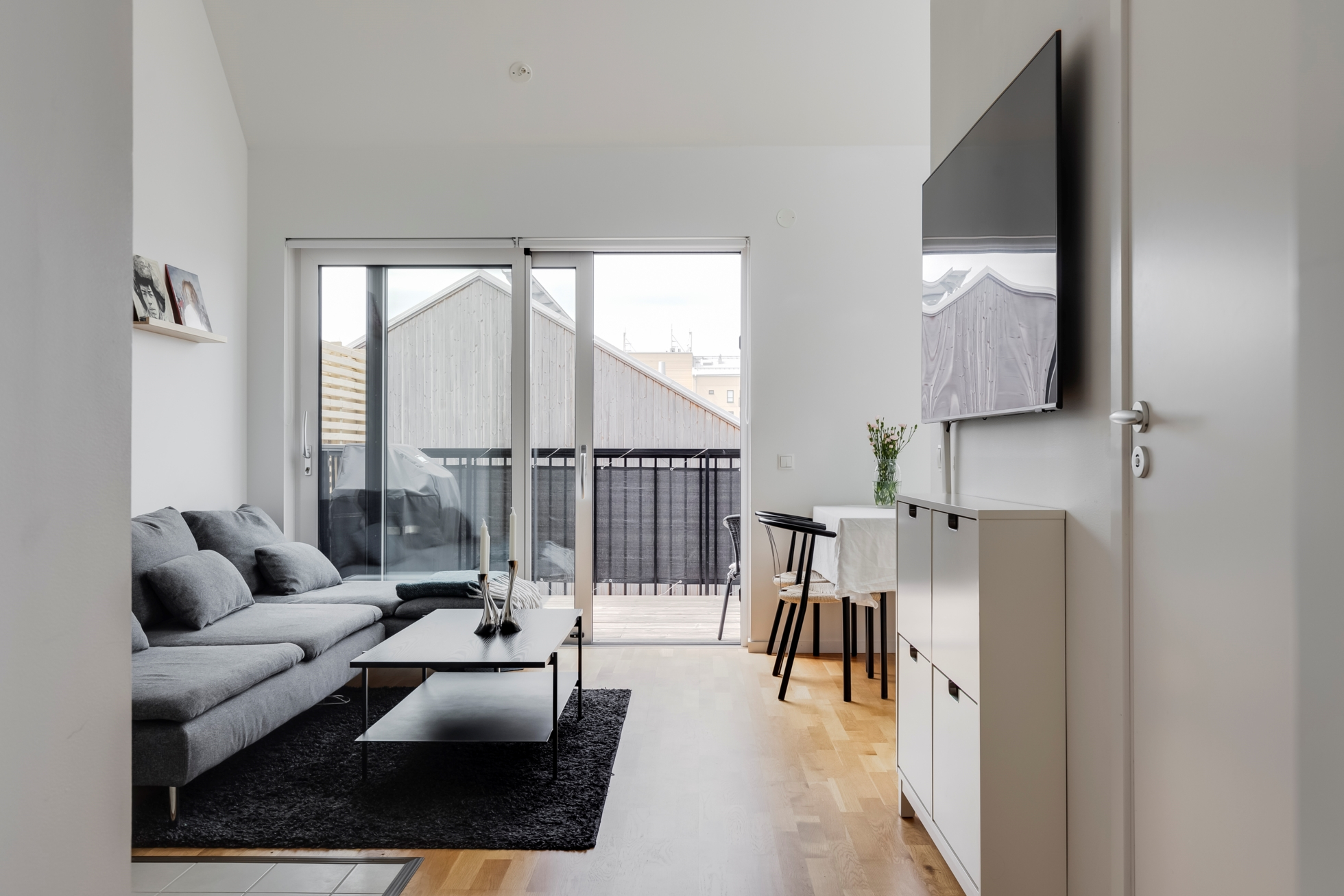 Vindsvåning med takhöjd utöver det vanliga!