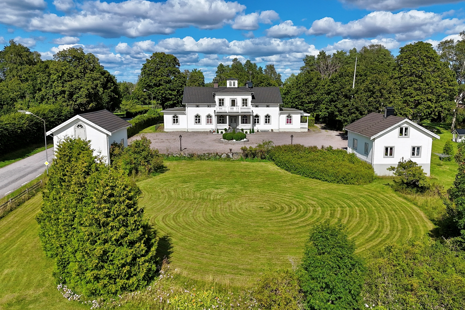 Unik fastighet, måste upplevas på plats!
