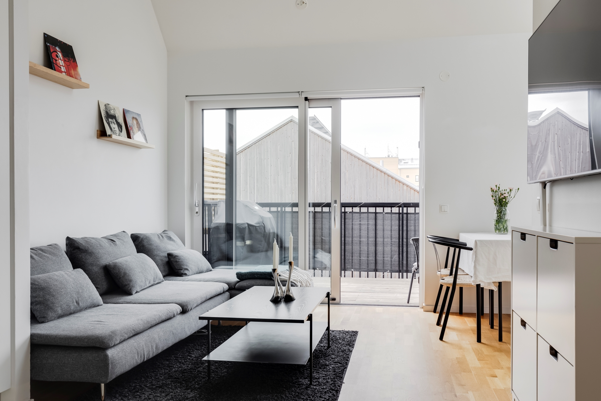 Vindsvåning med takhöjd utöver det vanliga!