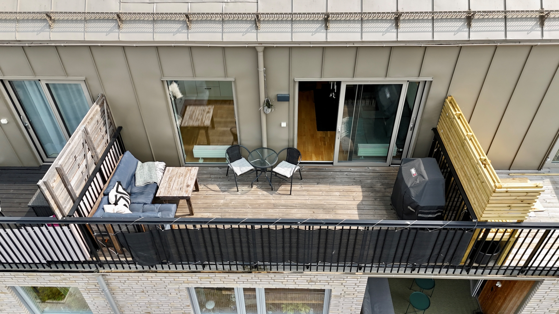 Vindsvåning med takhöjd utöver det vanliga!