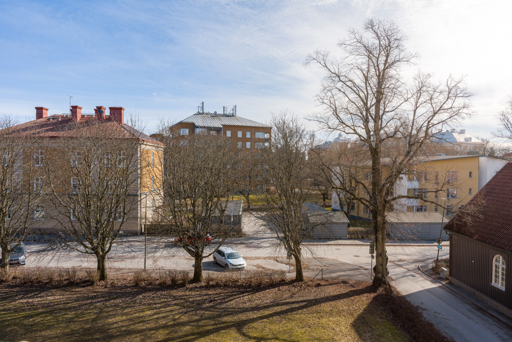 Charmig funkis-trea med smakfull färgsättning!