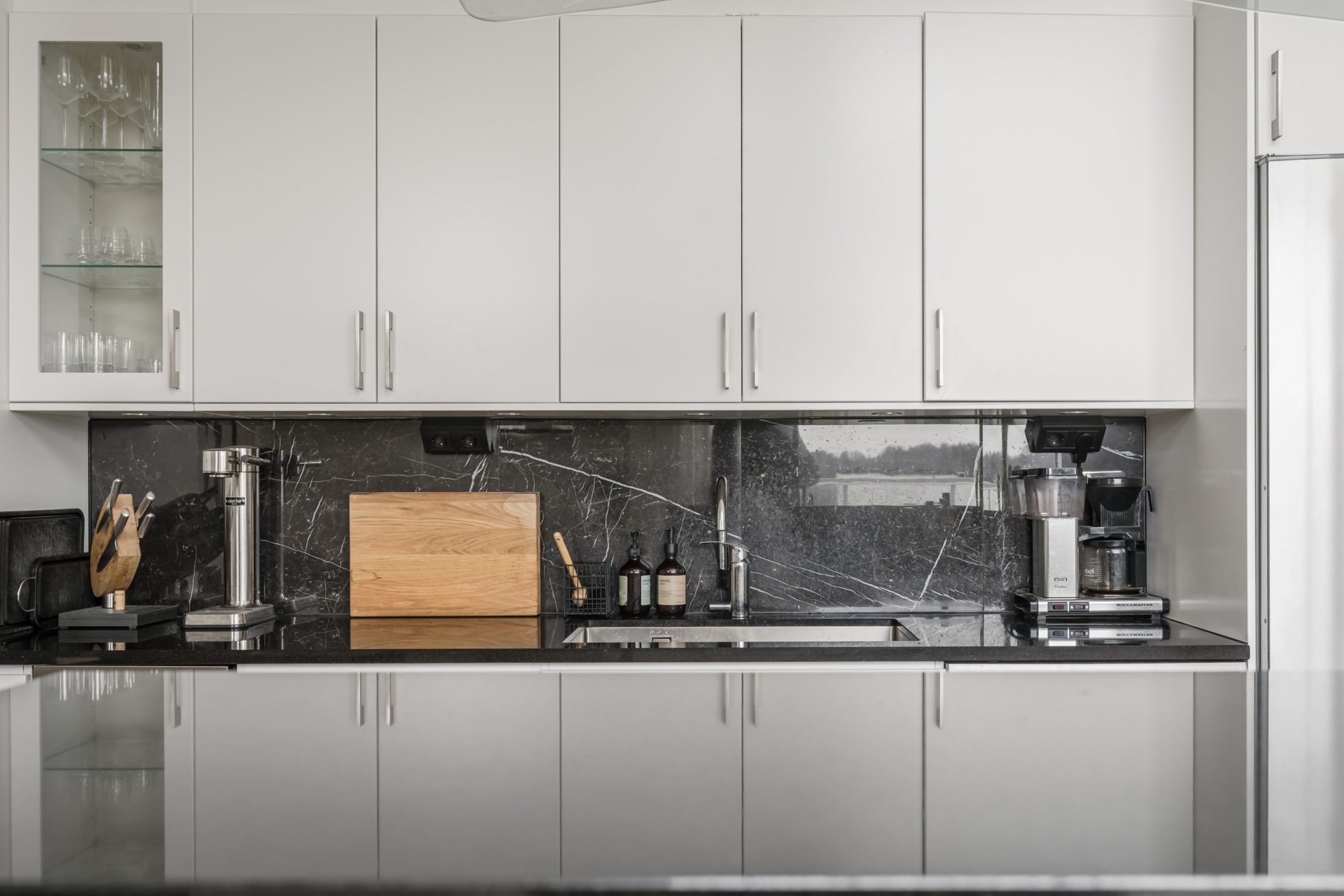 Unik vindsvåning med dubbla balkonger!