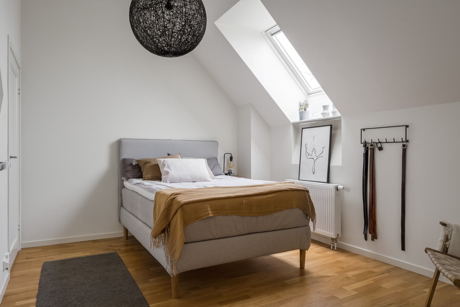 Unik vindsvåning med dubbla balkonger!