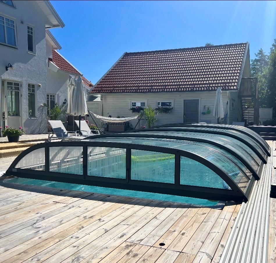 Exklusiv villa med pool och spabad!