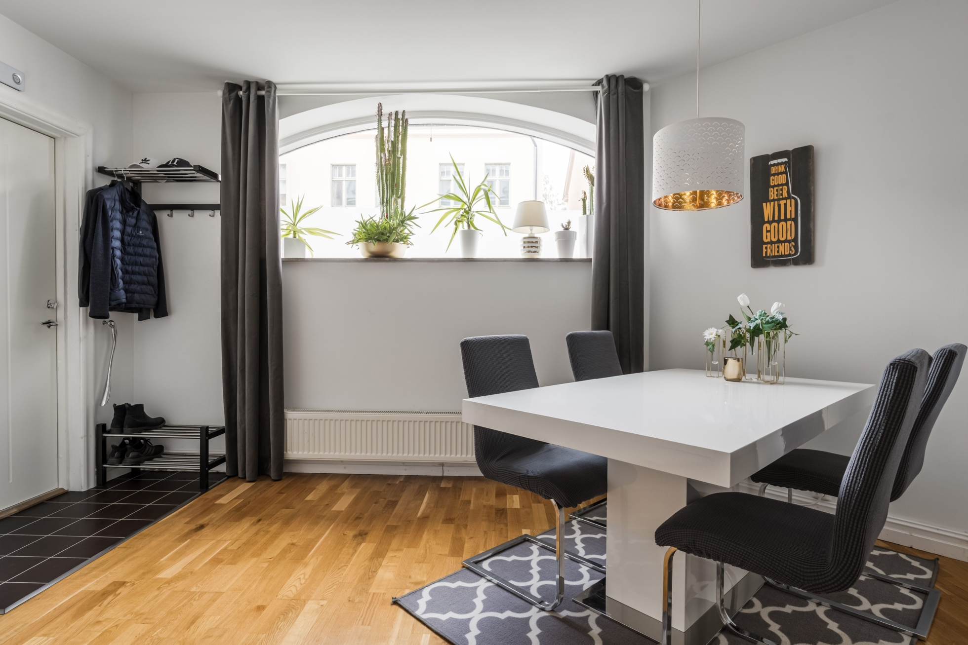 Trivsam markplanslägenhet med uteplats!