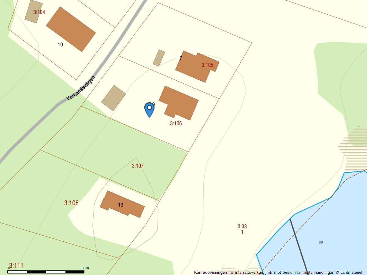 Sjöutsikt över Vättern och modern arkitektur!