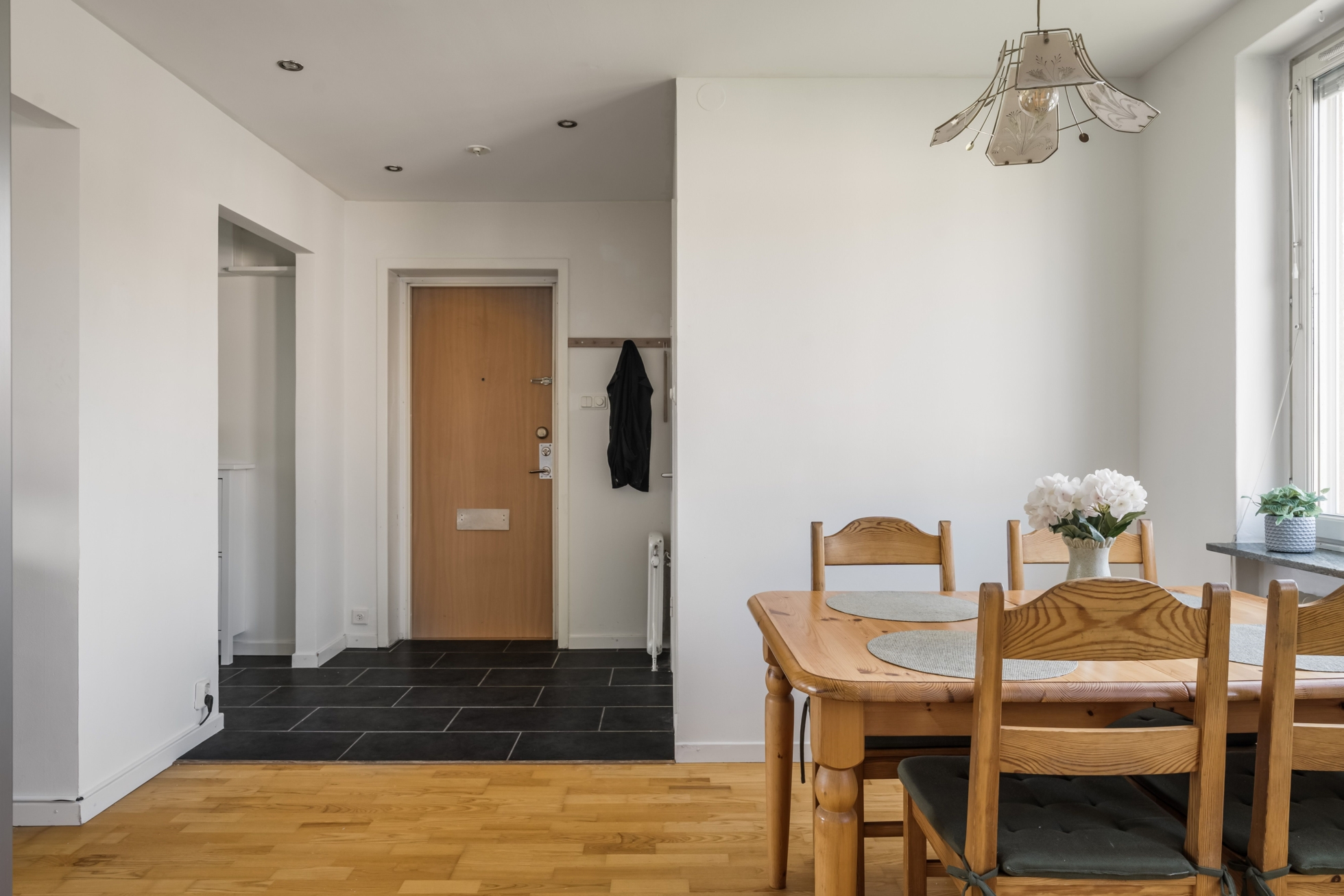 Välplanerad tvåa med balkong!