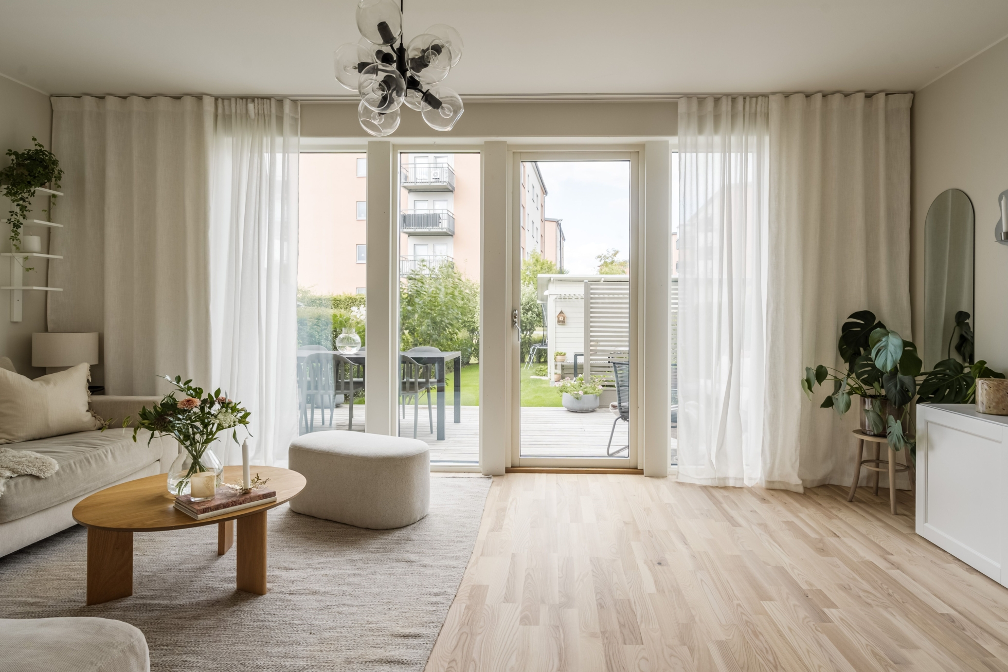 Välplanerat radhus med egen trädgård!