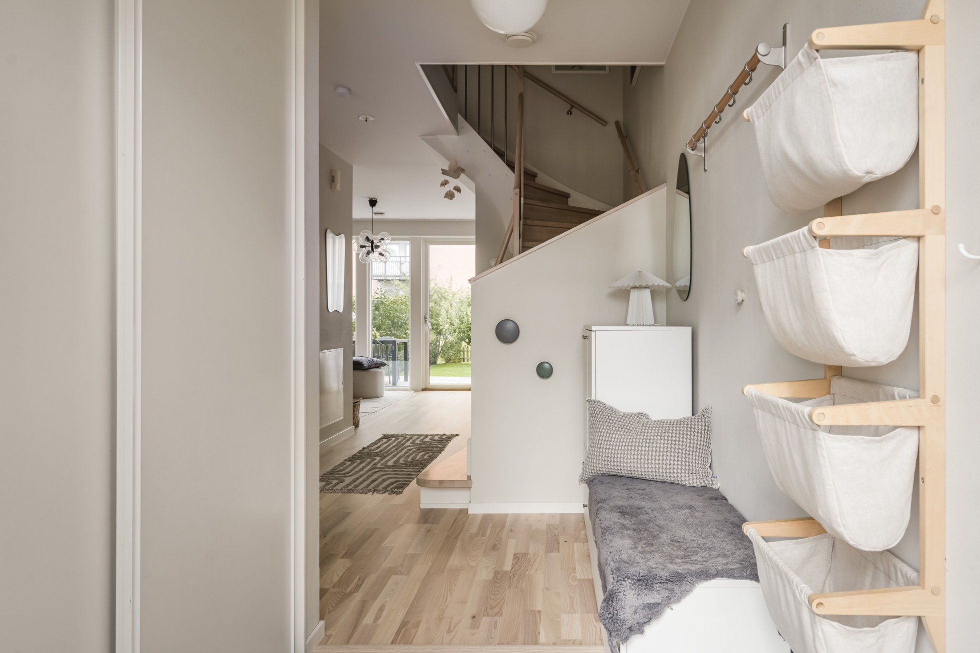Välplanerat radhus med egen trädgård!
