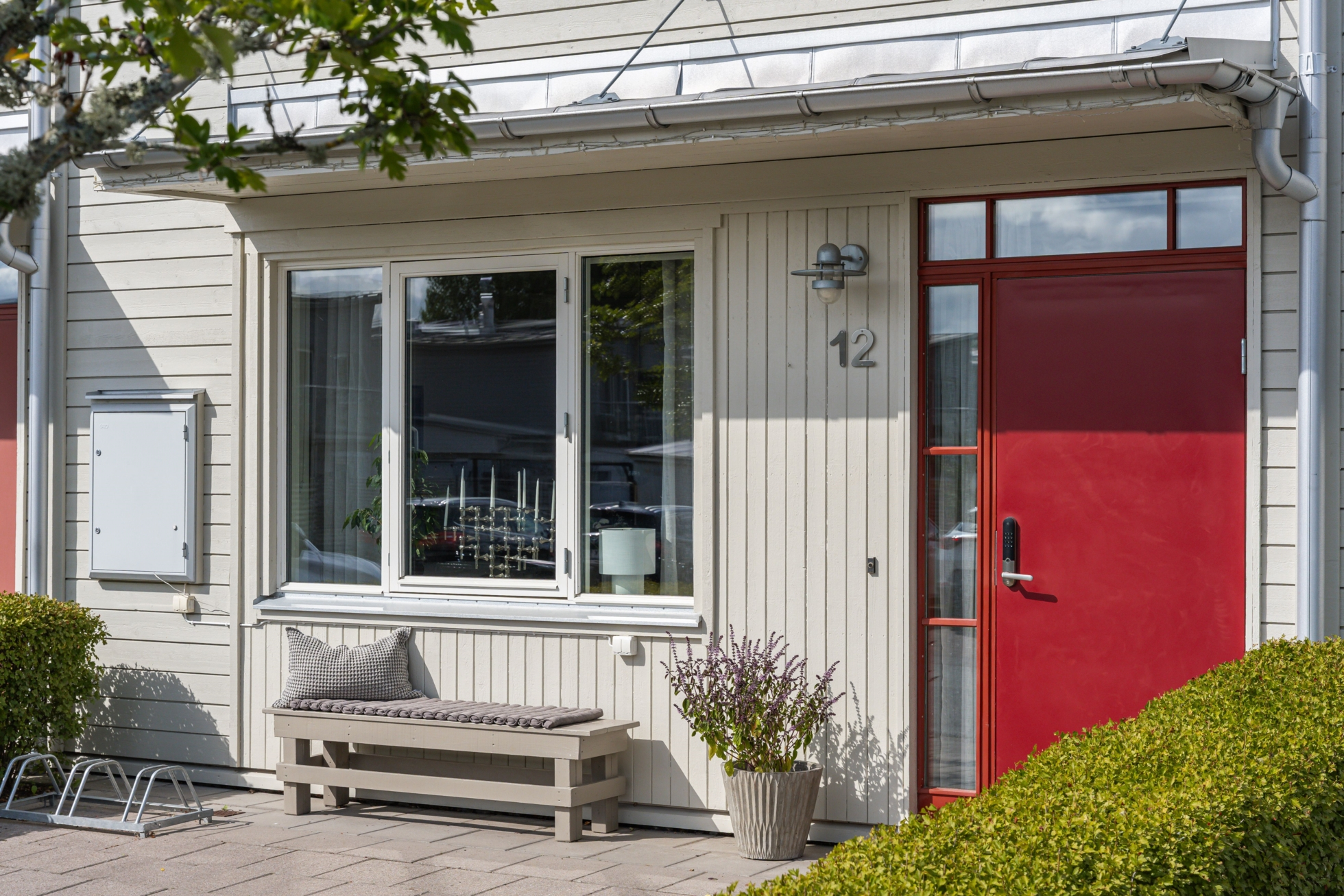 Välplanerat radhus med egen trädgård!