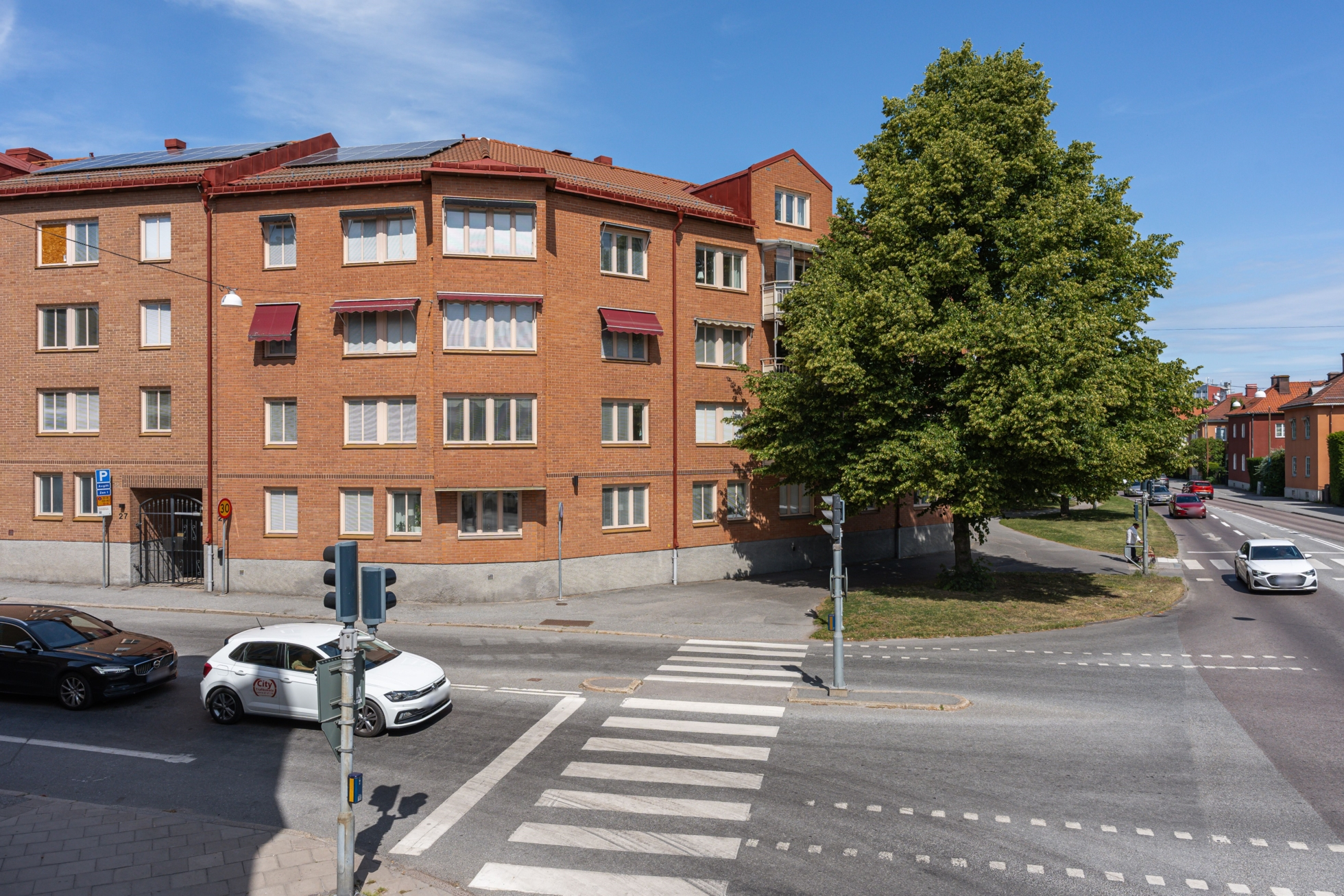 Etagelägenhet högst upp i huset!