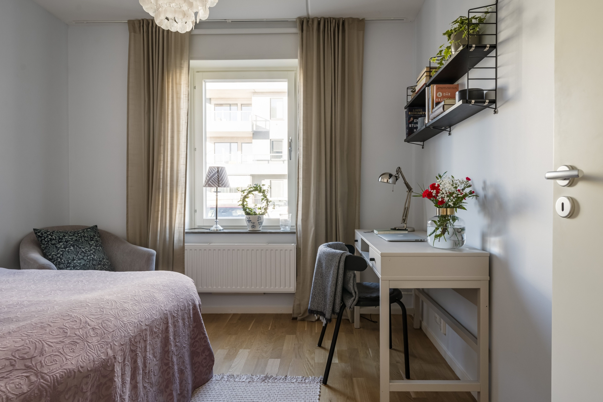 Nära både natur och city med stor uteplats!